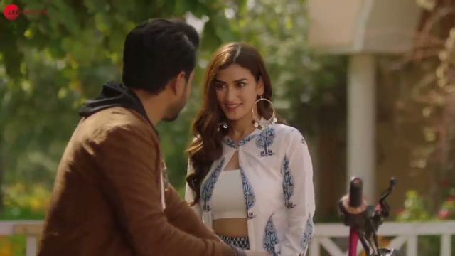 Frame from Chehre Pe Tere