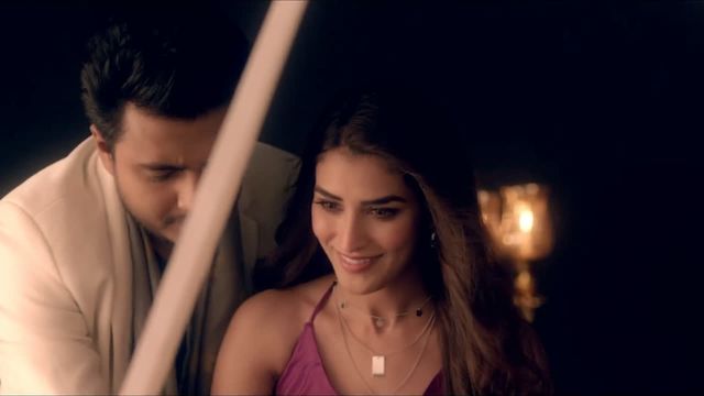 Frame from Ek Baat Keh Raha Hoon