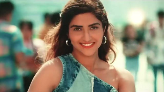 Frame from Lag Raha Hai Dil Deewana