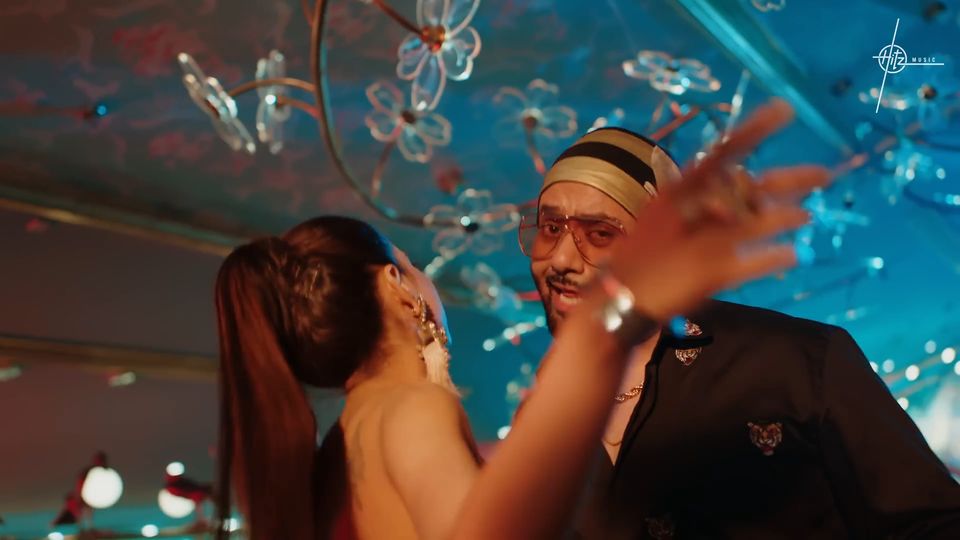 Frame 3 from Aakad