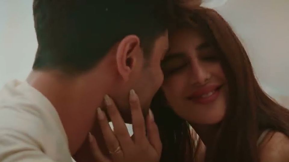 Frame 1 from Baarishein