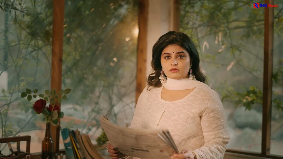 Frame 3 from Chale Aao