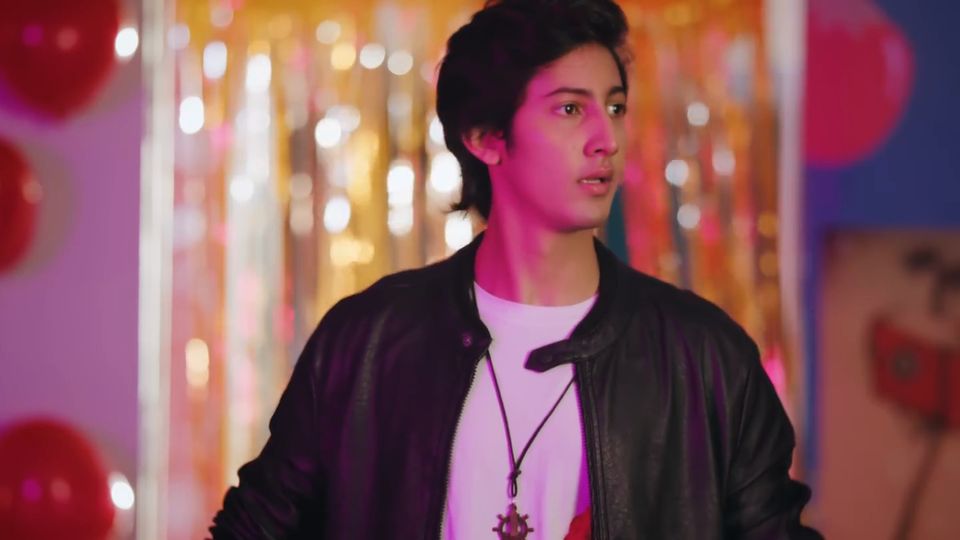 Frame 3 from Dil Berozgaar Hai