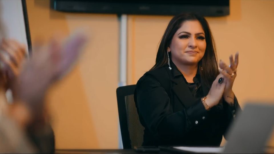 Frame 2 from Haal Mera