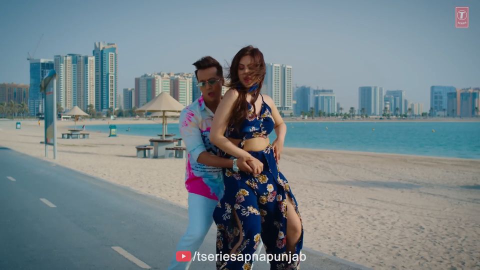 Frame 2 from Hold My Kamariya