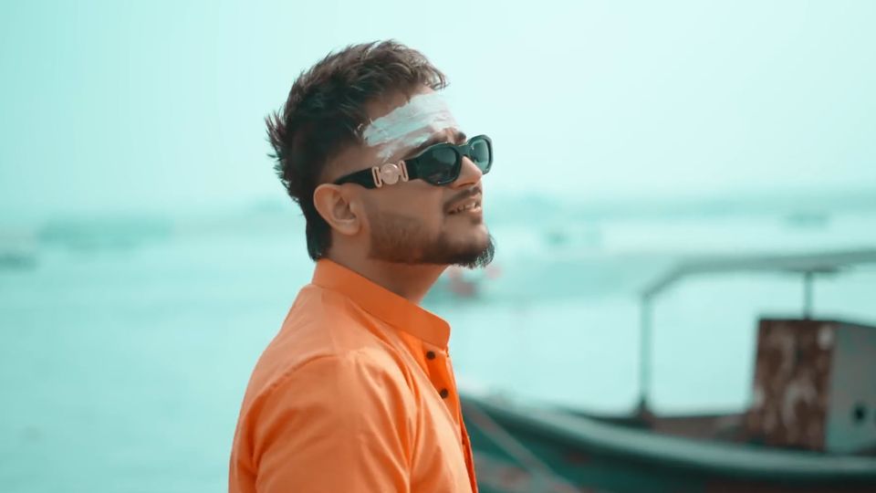 Frame 2 from Ram Aayein Hain