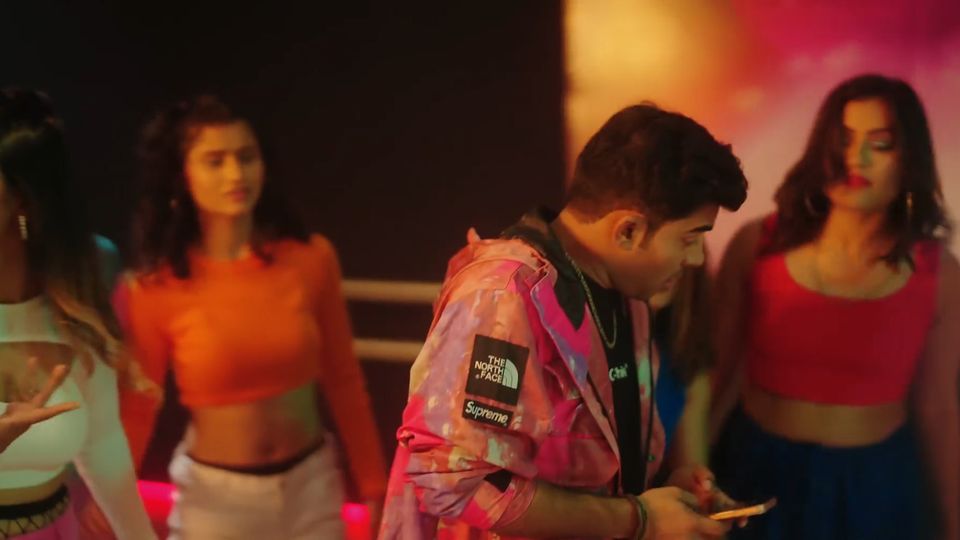 Frame 2 from Ye Bhi Koi Zindagi Hai